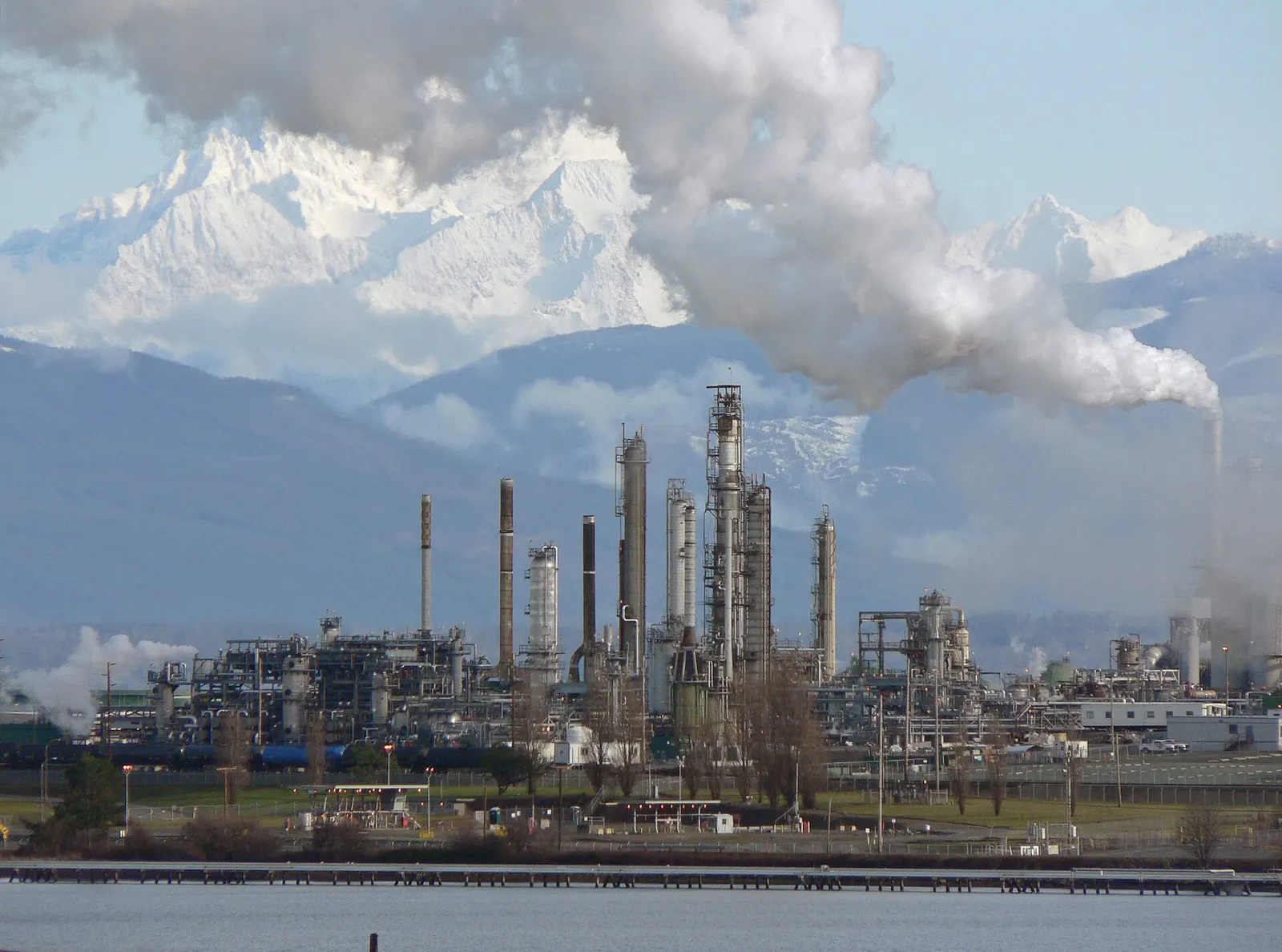 An American oil refinery