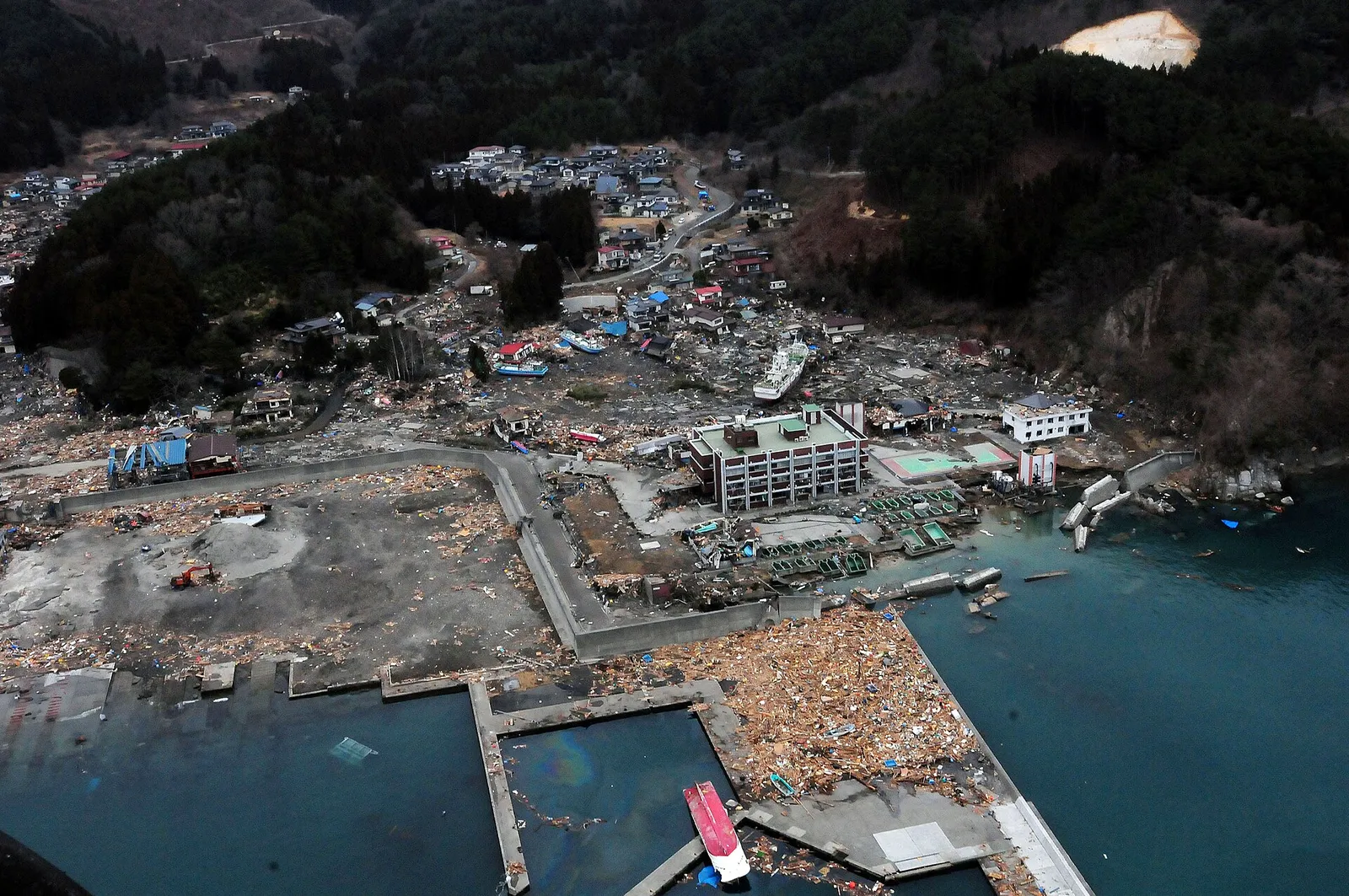 Ilmakuva tsunamin tuhoista Otsuchin kaupungissa Japanissa 2011