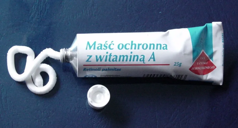 Voideputki, josta pursotetaan voidetta