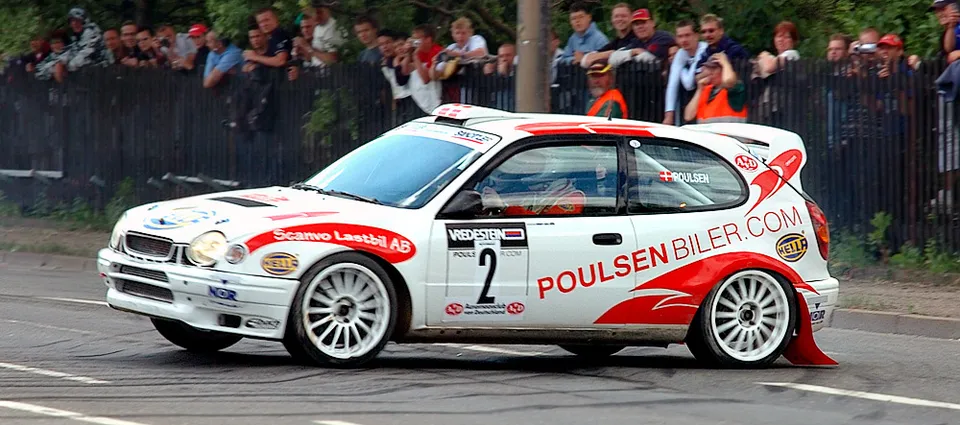 Toyota Corolla WRC -ralliauto (kuvituskuva)