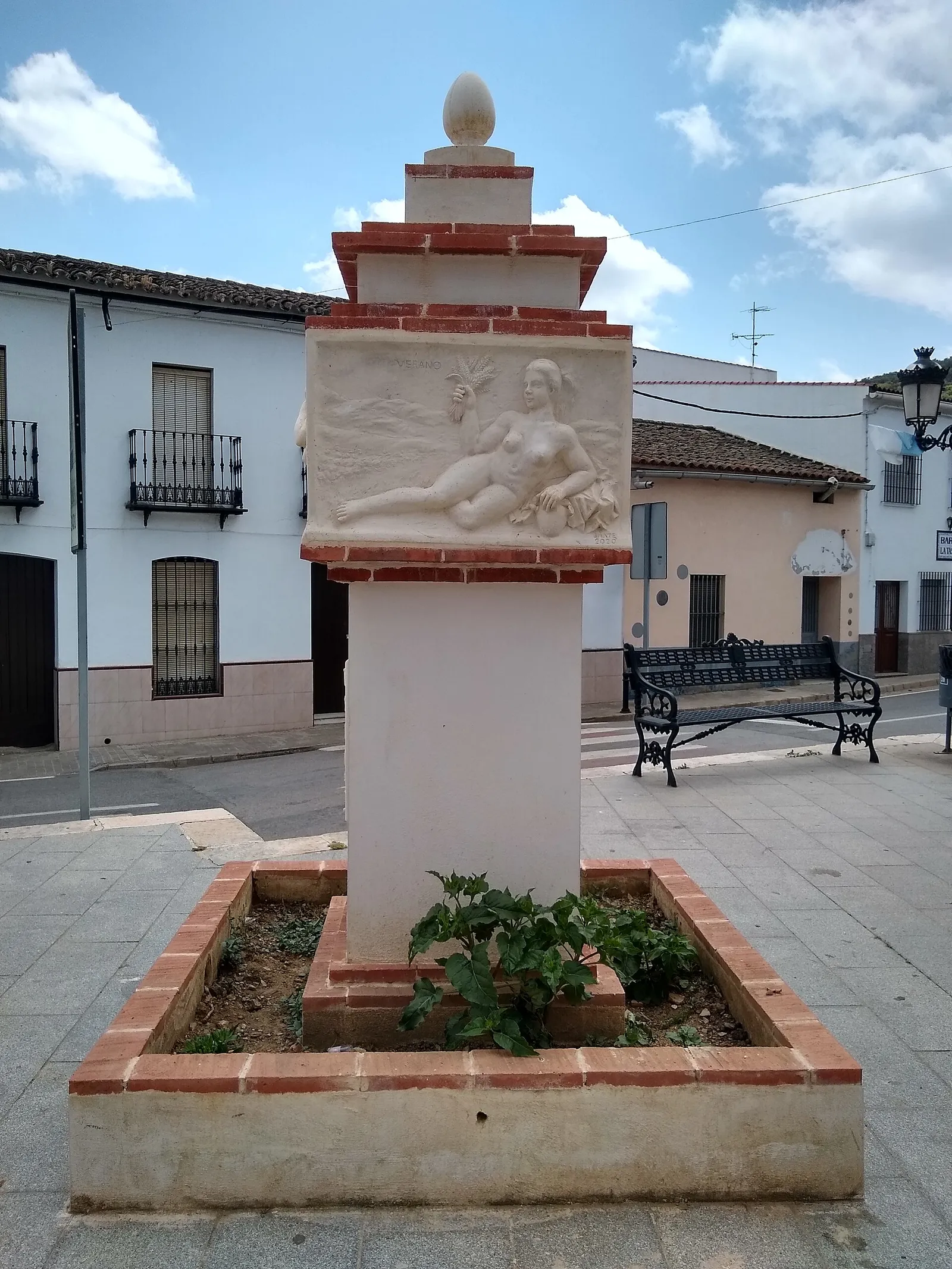 Aurinkoinen aukio Andalusiassa Espanjassa