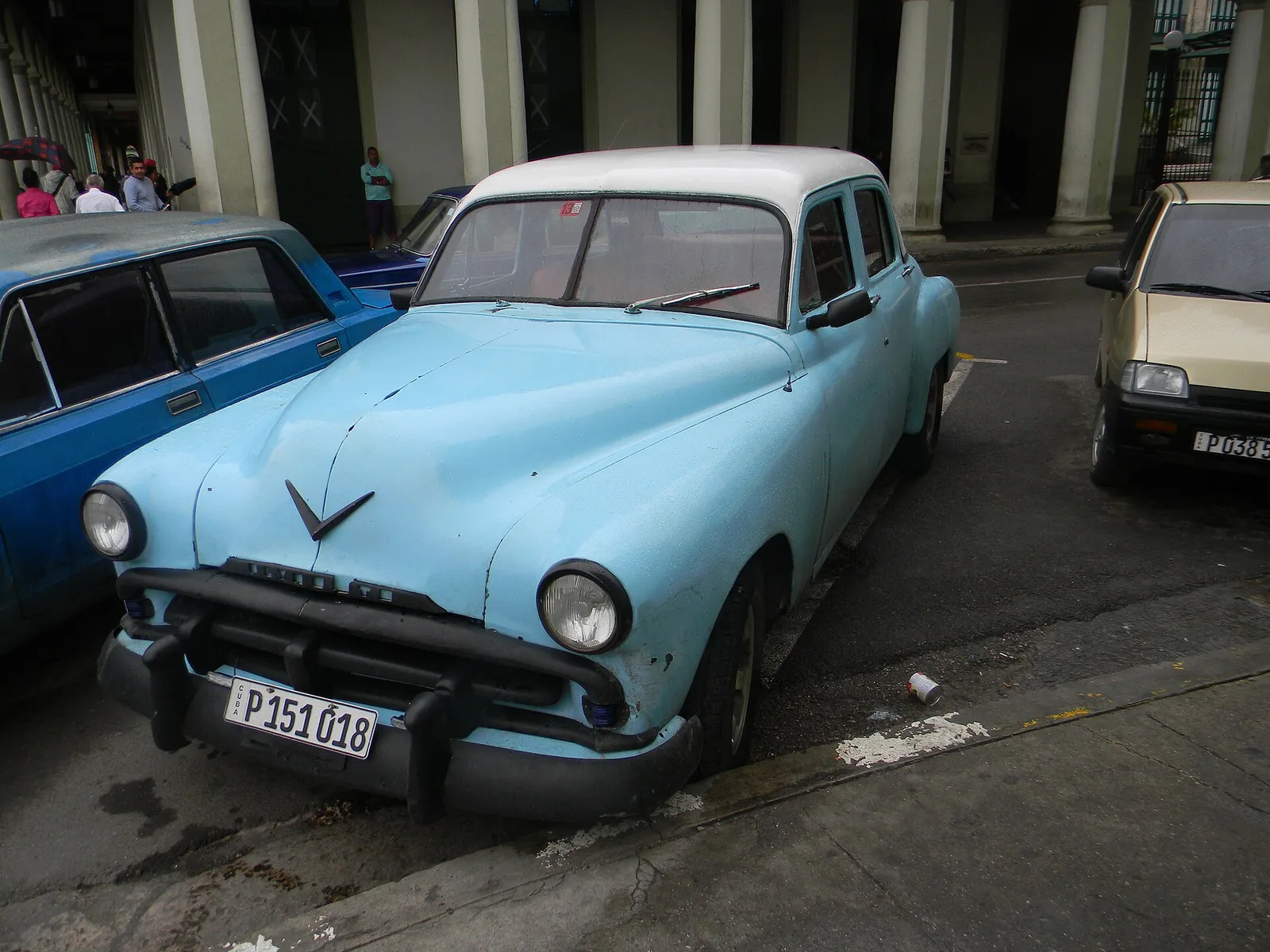 Klassisia autoja Havannan kadulla Kuubassa