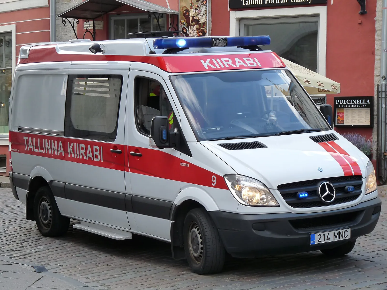 Ambulanssi (kuvituskuva)