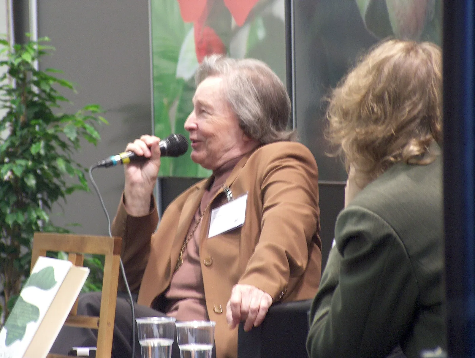 Eeva Kilpi Helsingin kirjamessuilla vuonna 2008