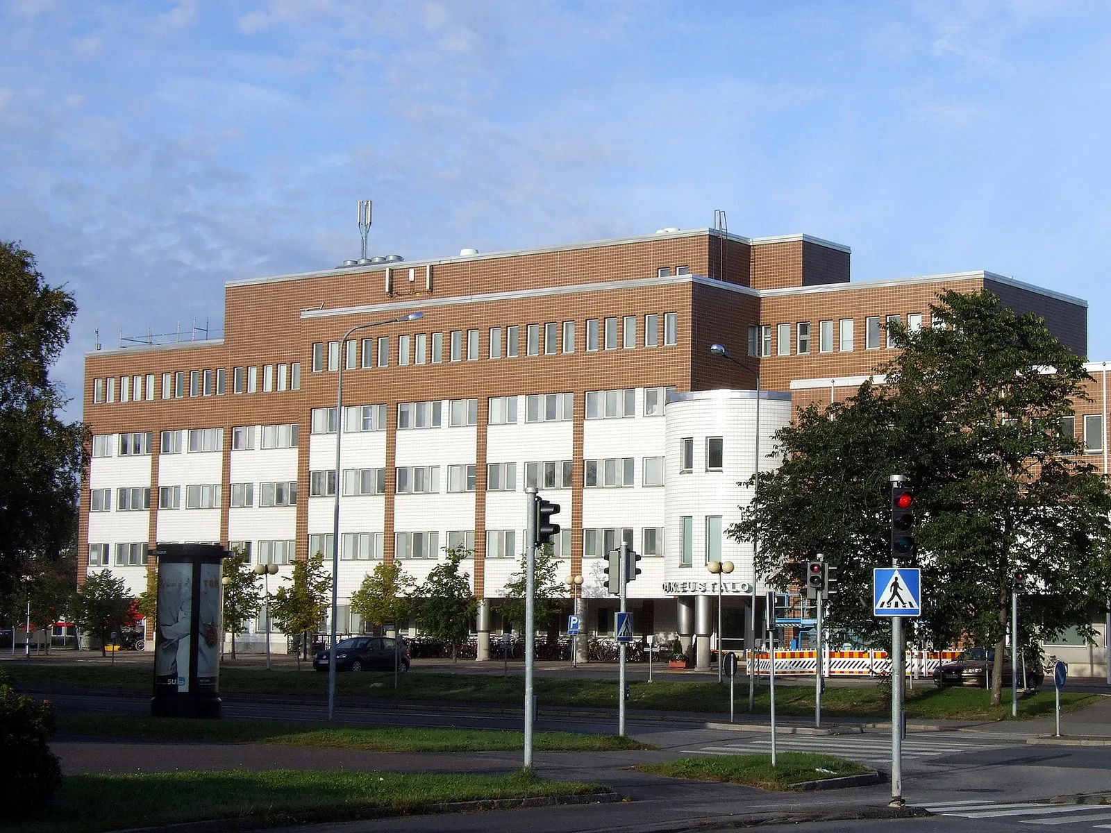 Oikeustalo