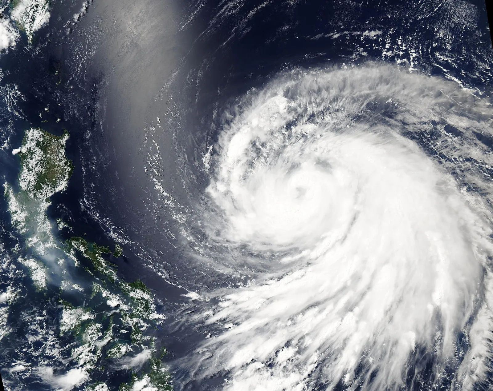 Taifuuni satelliittikuvassa