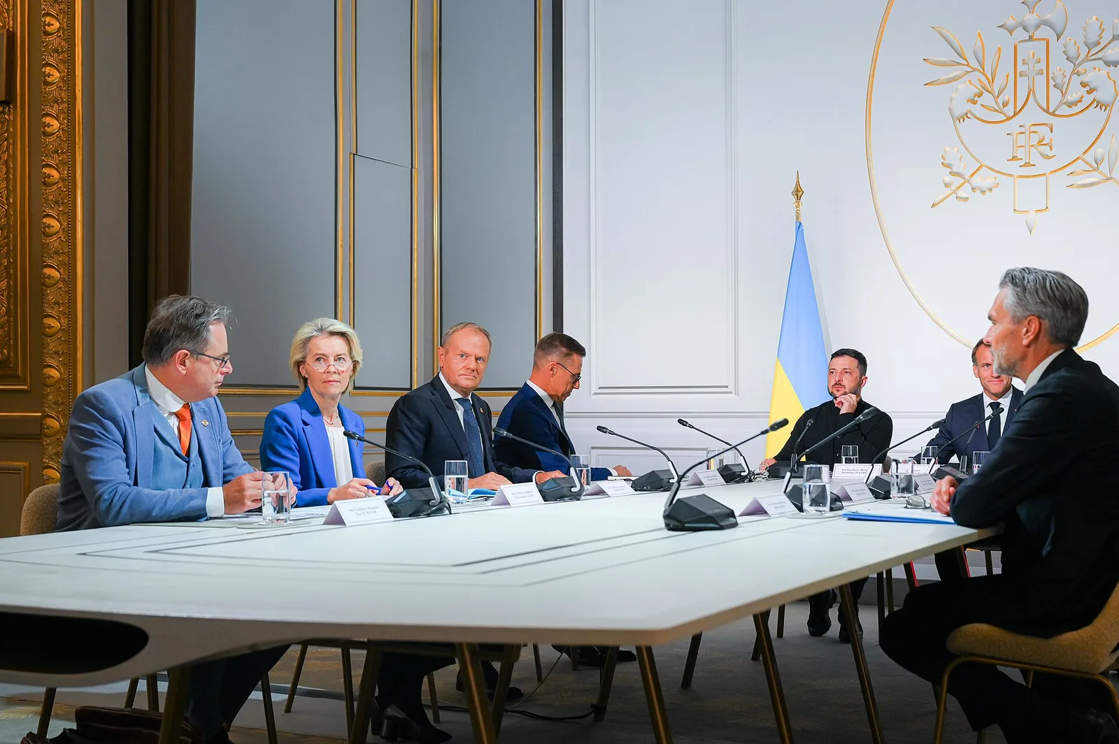 Halukkaiden koalition kokous Pariisissa