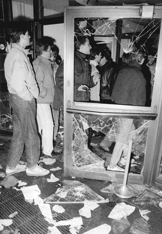 Stasin päämajan valtaus Berliinissä tammikuussa 1990