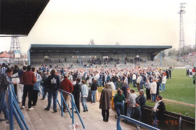 Jalkapallostadionin katsomo