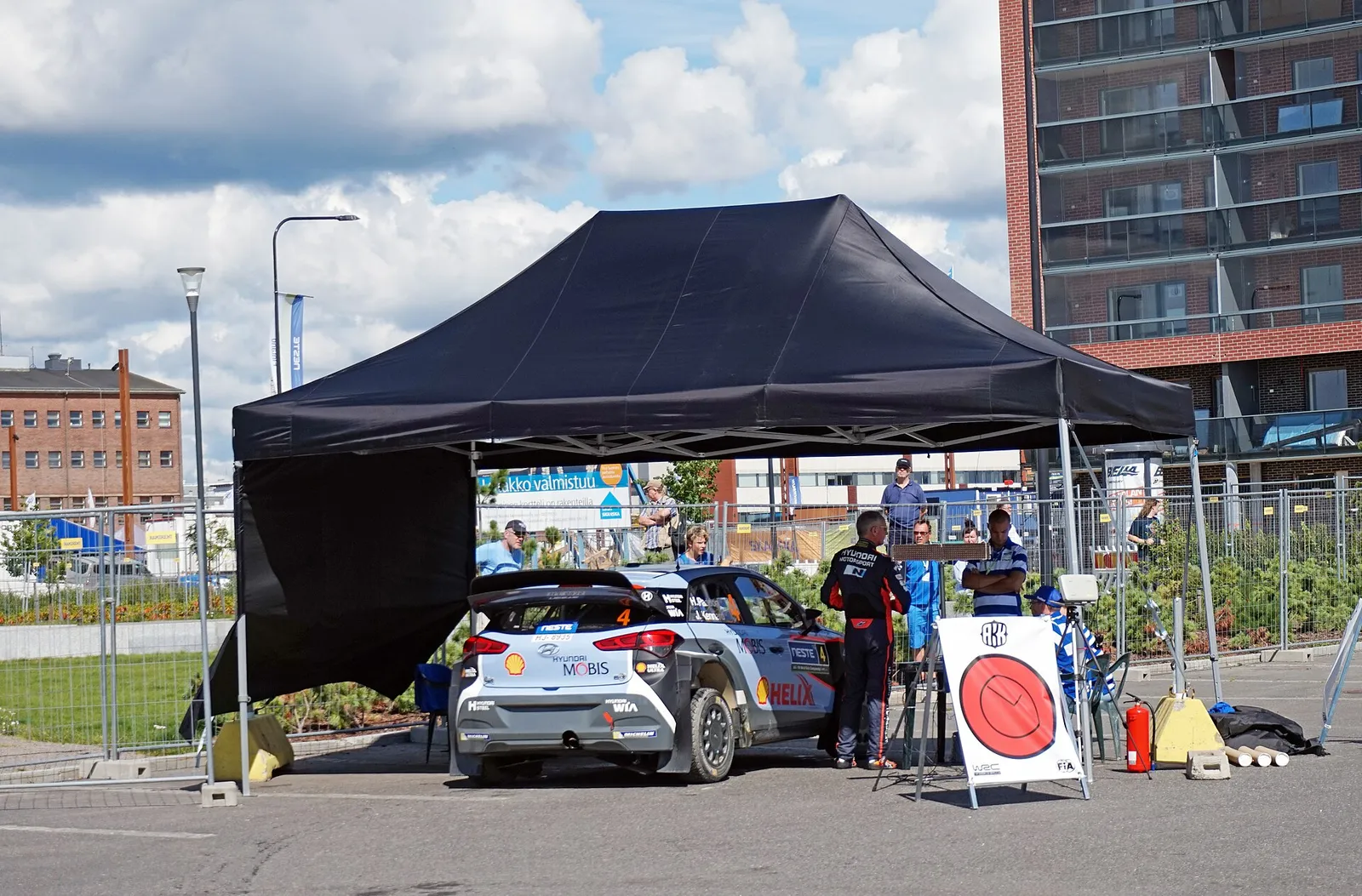 Ralliauto Suomen MM-rallissa