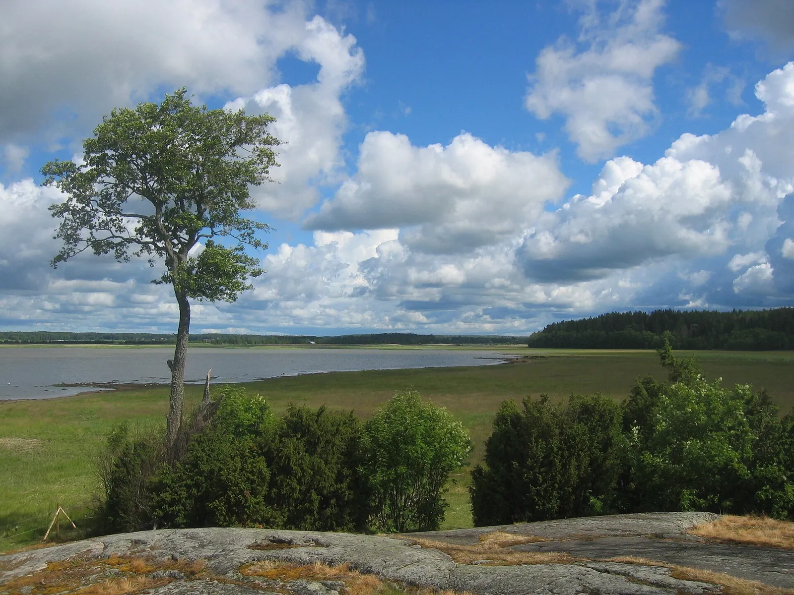 Suomalaista saaristoa (kuvituskuva)